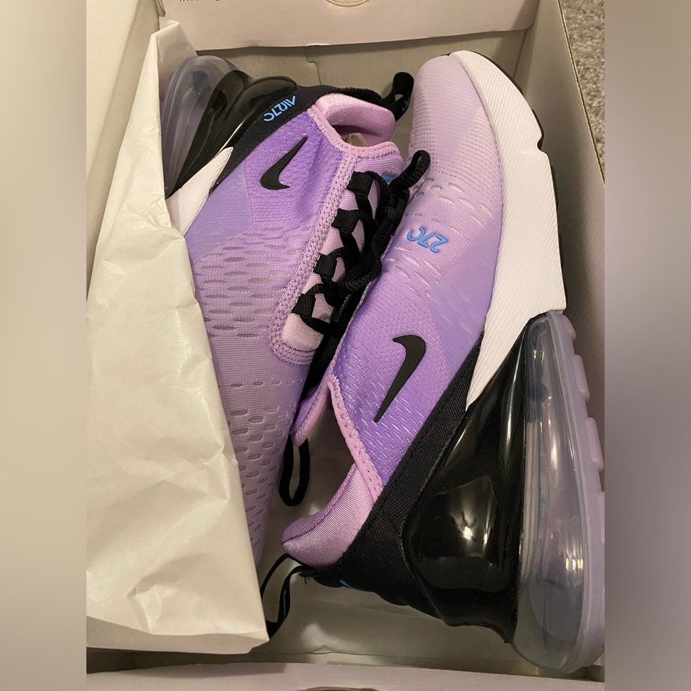 Womens Lilac Nike 270s